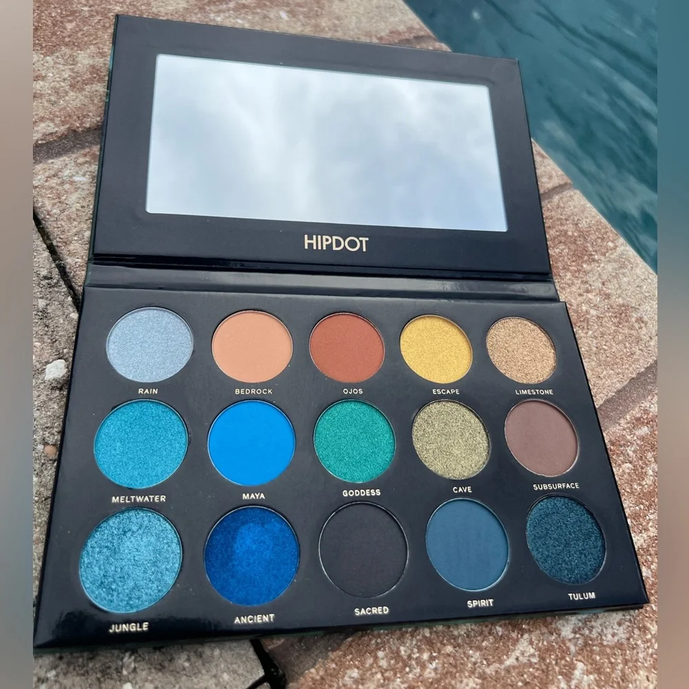 Hipdot ‘Zion and Cenote' eyeshadow palettes - Picture 2 of 4